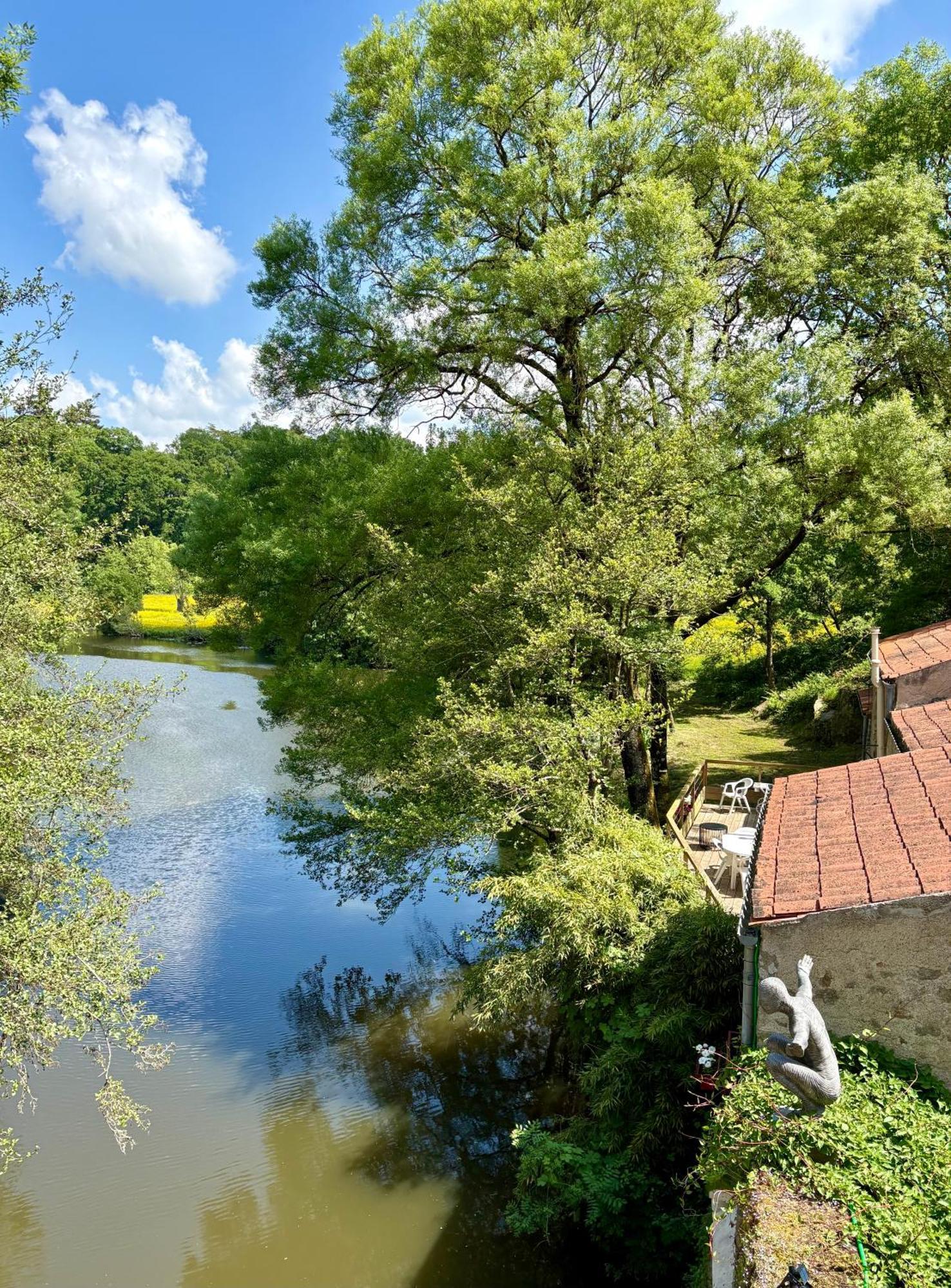 לינה וארוחת בוקר Chanverrie Le Moulin Du Guy, Proche Du Puy Dufou מראה חיצוני תמונה